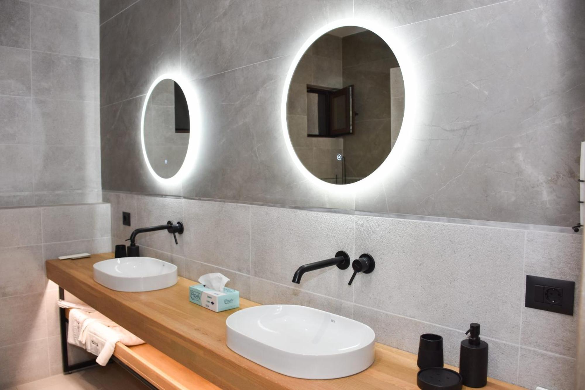 Hotel Curtea Veche 쿠티에데아게스 외부 사진