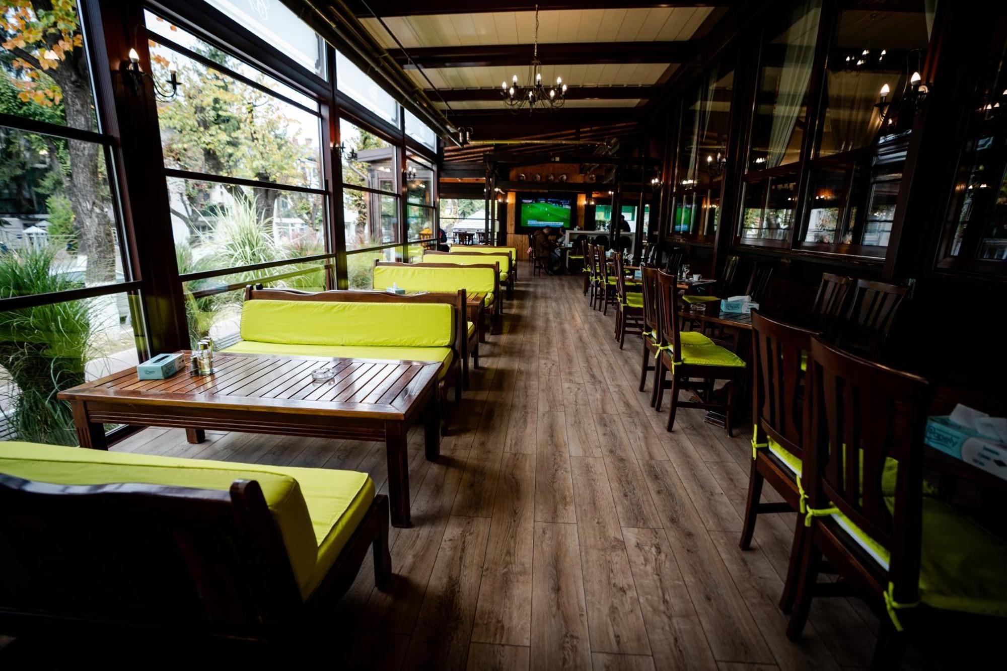 Hotel Curtea Veche 쿠티에데아게스 외부 사진